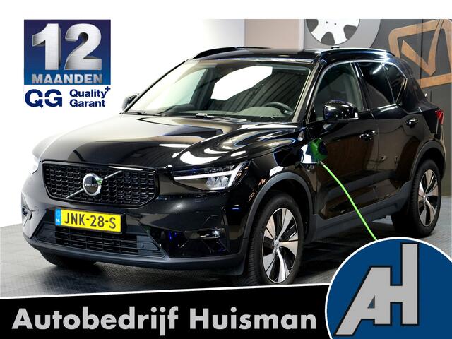 Volvo XC40 1.5 T4 Plug-in Hybrid 155kW/211pk DCT7 Plus Dark FACELIFT! HARMAN/KARDON PREMIUM + EL.TREKHAAK + CLIMA + CRUISE + NAVI SENSUS + LANE ASSIST + SPORTSTOELEN + KEYLESS ENTRY&GO + EL.ACHTERKLEP + CAMERA + PD-GLASS + PARKSENSOREN V&A + 18" LM-VELGEN!!