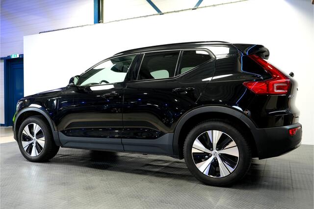 Volvo XC40 1.5 T4 Plug-in Hybrid 155kW/211pk DCT7 Plus Dark FACELIFT! HARMAN/KARDON PREMIUM + EL.TREKHAAK + CLIMA + CRUISE + NAVI SENSUS + LANE ASSIST + SPORTSTOELEN + KEYLESS ENTRY&GO + EL.ACHTERKLEP + CAMERA + PD-GLASS + PARKSENSOREN V&A + 18" LM-VELGEN!!