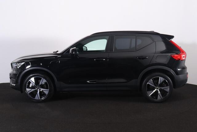 Volvo XC40 Recharge P8 AWD R-Design - IntelliSafe Assist & Surround - Parkeercamera achter - Parkeersensoren voor & achter - Verwarmde voorstoelen & stuur - Warmtepomp - 19' LMV