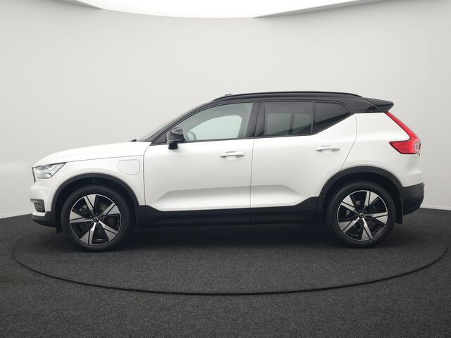 Volvo XC40 T5 Recharge R-Design Polestar Engineered Plug In Hybrid PHEV | Trekhaak Af Fabriek | Panodak | Adaptive Cruise | Camera | Harman / Kardon | Alcantara Sportstoelen & Stuur Verwarmd | Apple Carplay | 19"L.M | Navigatie | DAB |