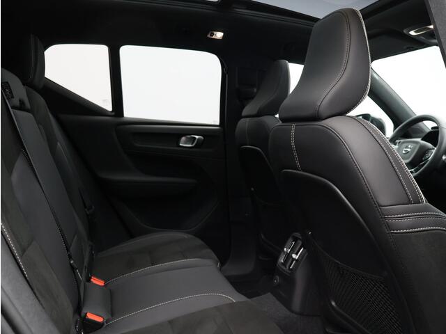 Volvo XC40 T4 Plug-in hybrid Ultimate Dark / Pan. dak / Trekhaak / Stoel+stuurverwarming / Harman Kardon / Elektr. bed. stoelen