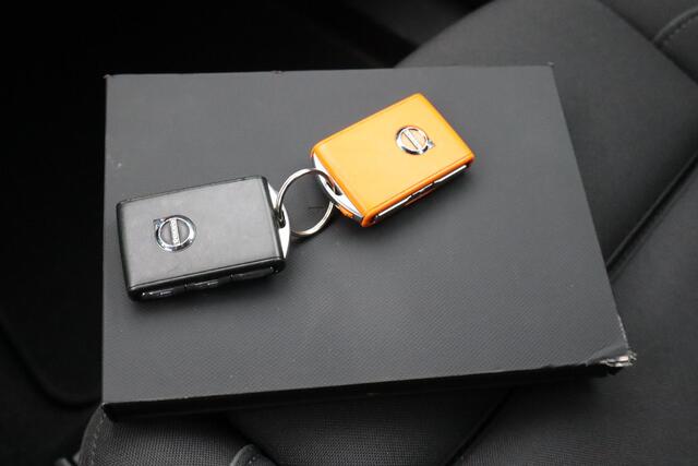 Volvo XC40 Recharge Core 92,6% SOH, Apple carplay, Android auto, Camera