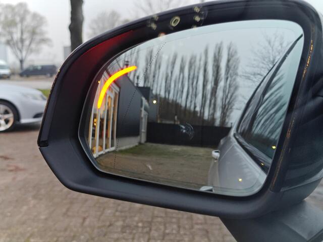 Volvo XC40 T4 R-Design | Rijklaarprijs | Pano dak | Intelli Safe |