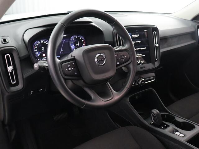 Volvo XC40 1.5 T2 Momentum Core (NL-Auto / Trekhaak / Navi / Cruise / Carplay)