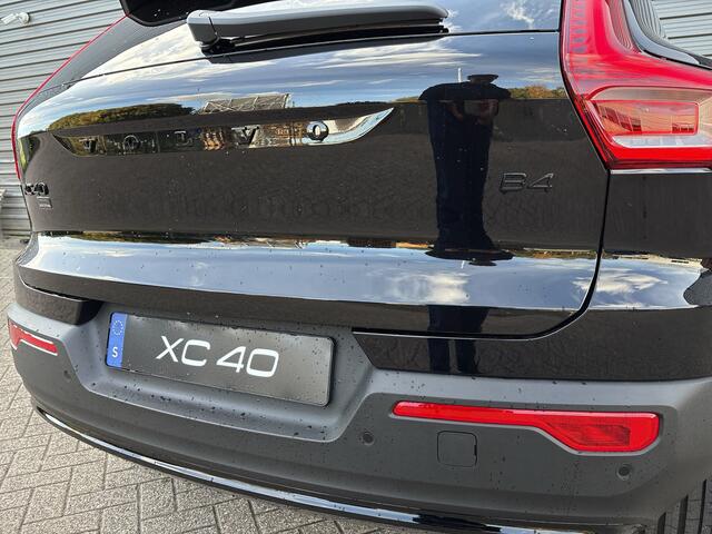 Volvo XC40 2.0 B4 Plus Black Edition Harman/Kardon / Panoramadak / Elektr. stoelen / Achteruitrijcamera /