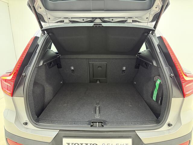 Volvo XC40 B4 211pk Plus Dark / Harman&Kardon / El. Trekhaak / El. Stoelen / Stoel + Stuurw. Verwarming / BLIS / ACC / PDC + CAM / Verw. Voorruit /