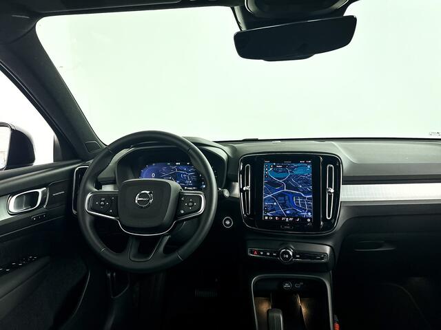 Volvo XC40 B4 Plus Dark | Parkeercamera | Stoel- en Stuurverwarming | Harman Kardon | Trekhaak