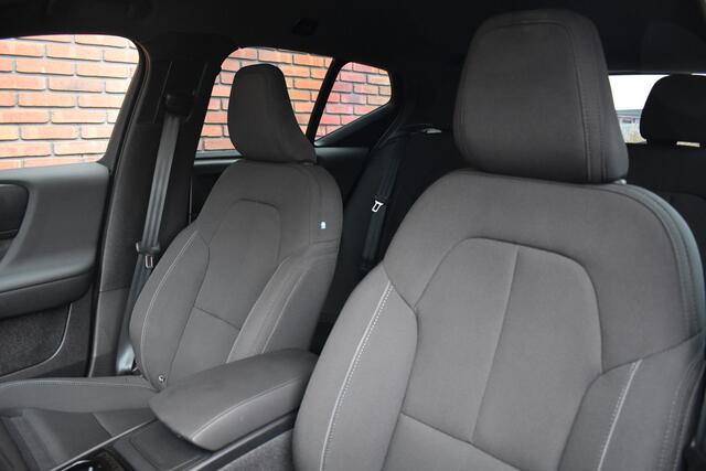 Volvo XC40 Single Motor 238PK Essential 69 kWh | Getint Glas | Google Maps |