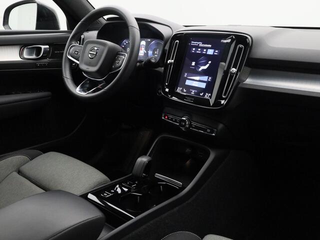 Volvo XC40 1.5 T4 Plug-in hybrid Plus Dark | CAMERA | H&K | KEYLESS | STOEL- EN STUURVERW.