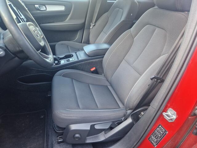 Volvo XC40 1.5 T2 Momentum Business Climate pack | Elektr. Trekhaak | Keyless