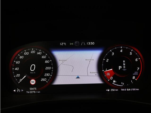 Volvo XC40 2.0 T4 Momentum Pro / Pan. dak / Trekhaak / Leder / Privacy glass / Parkeercamera /