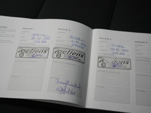 Volvo XC40 T5 Recharge Inscription Plug In Hybrid 262pk Dealer O.H. PHEV | 360 Camera | Sportstoelen Memory & Verwarmd | Stuurwiel Verwarmd | Apple Carplay | Keyless | 19"L.M | Virtual | Navigatie | Cruise Control | DAB |