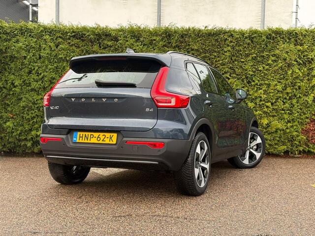 Volvo XC40 B4 Plus Dark | Harman/Kardon | Trekhaak | Elektrische Verstelbare stoelen |