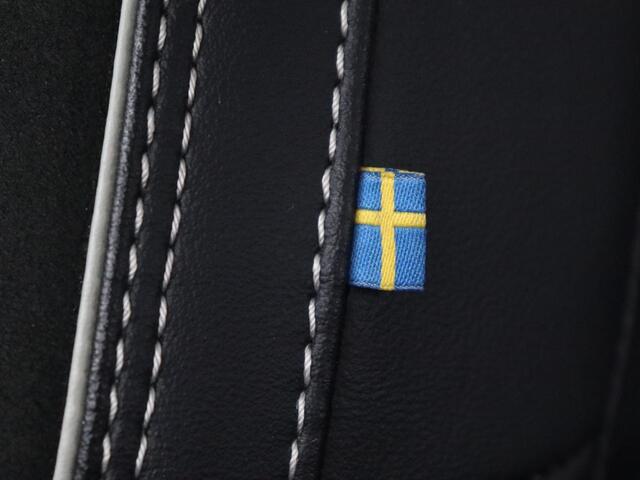 Volvo XC40 1.5 T5 Recharge R Design | Panoramadak | Trekhaak | Stoel & stuurverwarming | 360 Camera | Adaptive cruise | Harman/Kardon | Carplay | Leder/Alcantara | Keyless | Carplay | Navigatie | PHEV | Plug In