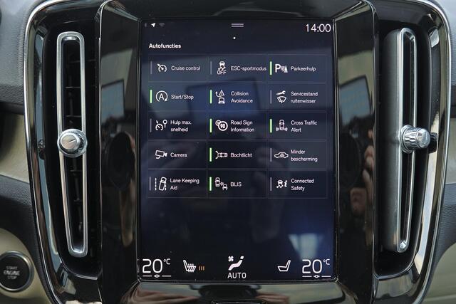 Volvo XC40 T4 Inscription - Panorama/schuifdak - IntelliSafe Assist & Surround - Verwarmde voorstoelen - Parkeercamera achter - Parkeersensoren voor & achter - Elektr. bedienb. voorstoelen met geheugen links - Elektr. inklapbare trekhaak - 18' LMV