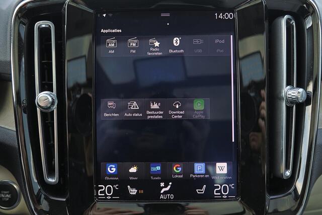 Volvo XC40 T4 Inscription - Panorama/schuifdak - IntelliSafe Assist & Surround - Verwarmde voorstoelen - Parkeercamera achter - Parkeersensoren voor & achter - Elektr. bedienb. voorstoelen met geheugen links - Elektr. inklapbare trekhaak - 18' LMV