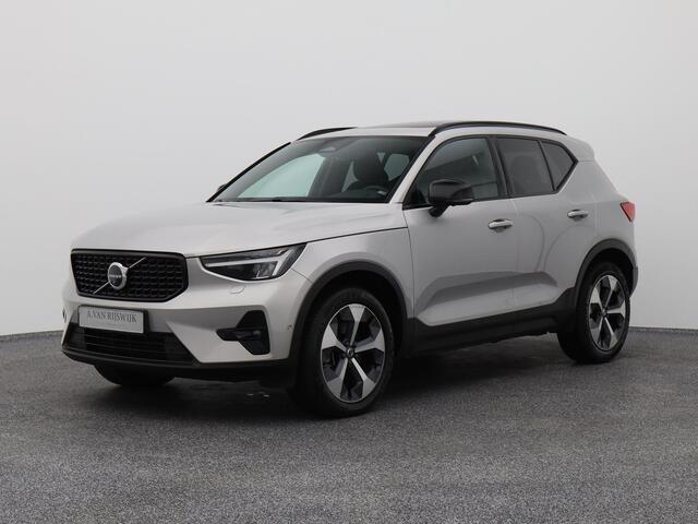 Volvo XC40 2.0 B3 Ultimate Bright | PANO | 360° | H&K | KEYLESS | STOEL- EN STUURVERW.