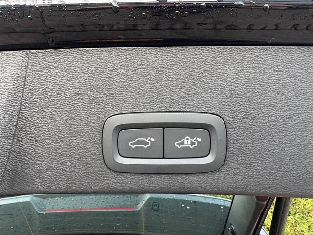 Volvo XC40 B4 Plus Dark | Harman/Kardon | Memory | Stoel/Stuur Verwarming |