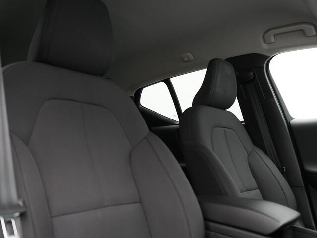 Volvo XC40 T4 Recharge R-Design Plug In Hybrid 211pk Dealer O.H. PHEV | Camera | Sportstoelen Memory | Apple Carplay | Keyless | Navigatie | Virtual | Blis | Cruise Control |