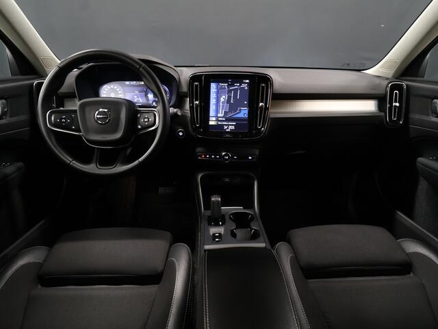 Volvo XC40 1.5 T5 Twin Engine Momentum Pro [TREKHAAK INKLAPBAAR, APPLE CARPLAY, ANDROID, PDC V+A, CRUISE CONTROL, CLIMATE CONTROL, HALF LEDER, NIEUWSTAAT]