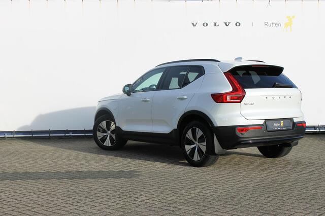 Volvo XC40 T4 211PK Autm. Plug-in hybrid Plus Dark Semi elektrisch wegklapbare trekhaak / Elektrisch bedienbare bestuurdersstoel met geheugen / Harman Kardon Audio