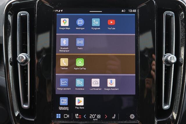 Volvo XC40 Extended Range Plus 82 kWh - IntelliSafe Assist & Surround - Parkeercamera achter - Verwarmde voorstoelen & stuur - Parkeersensoren voor & achter - Draadloze tel. lader - Warmtepomp - 19' LMV