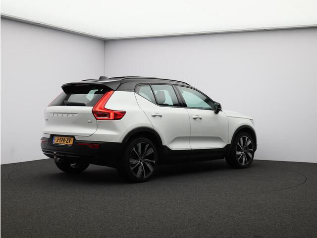 Volvo XC40 Recharge P8 AWD R-Design / Trekhaak / Panoramadak / Lederen Bekleding / 20" Wielen / Stoel+Stuurverwarming / All-Season Banden /