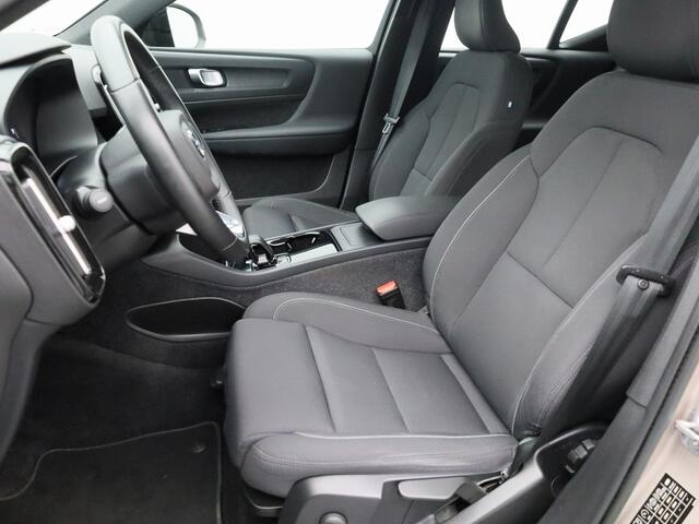 Volvo XC40 Recharge Core | CAMERA