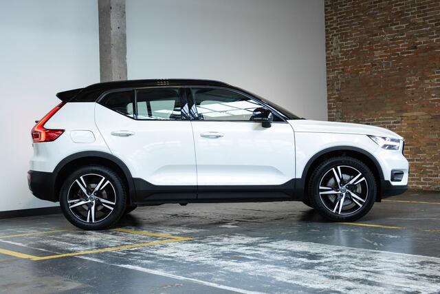 Volvo XC40 T5 Recharge R-Design | Panoramadak | Stoelverwarming | Adaptive Cruise Control | 360° Parkeercamera | Parkeerverwarming | BLIS | Parkeersensoren voor + achter | Stoelverwarming voor + Achter | Harman Kardon Premium Audio |