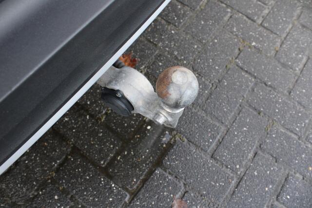 Volvo XC40 T4 Automaat Recharge Inscription | 360 Camera | El. Trekhaak | Verw. Voorstoelen | Adapt. Cruise | 19" LMV