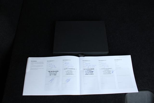 Volvo XC40 T4 Automaat Recharge Inscription | 360 Camera | El. Trekhaak | Verw. Voorstoelen | Adapt. Cruise | 19" LMV