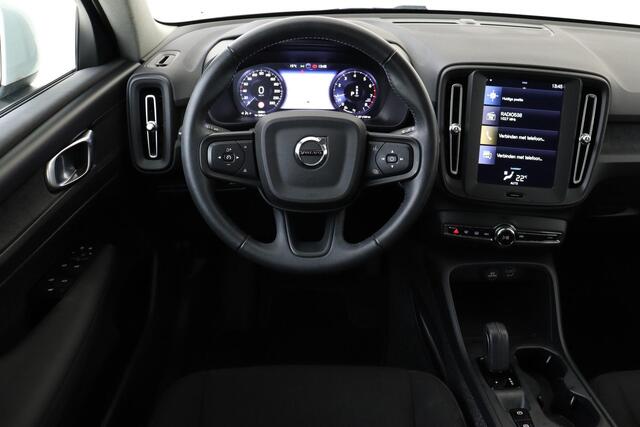 Volvo XC40 T2 AUT. MOMENTUM CORE -NAVI|CARPLAY|CRUISE|ELEK.ACHTERKLEP|VERW.VOORRUIT|AUTOMAAT