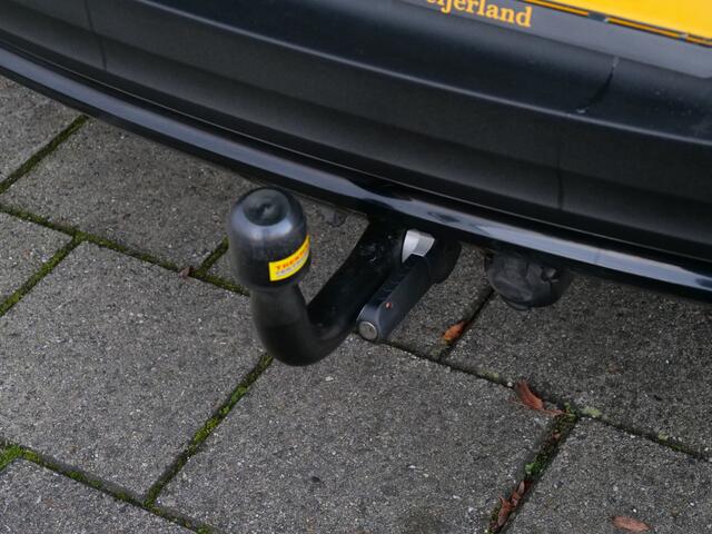 Volvo XC40 Recharge Core 69 Kwh 232 Pk Navigatie / Apple Carplay / DAB / Camera