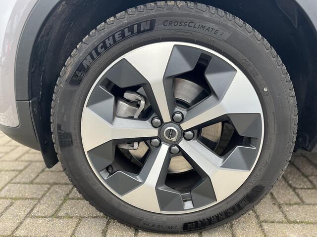 Volvo XC40 B4 Plus Dark