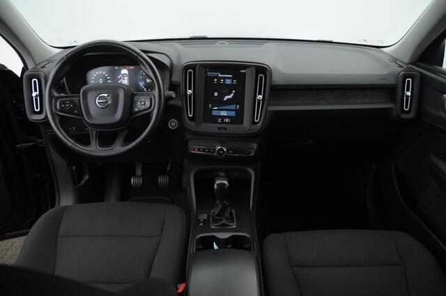 Volvo XC40 T3 163PK / Cruise control / Parkeersensoren met camera / Automatisch climate control / Bluetooth / Metallic lak / Lichtmetalen velgen