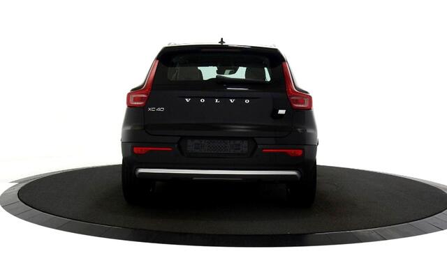 Volvo XC40 1.5 T5 193kW/262pk DCT7 Plug-in hybrid Plus Bright HARMAN/KARDON + NAPPALEDER + LANE ASSIST + STOEL-&STUURVERWARMING + LED KOPLAMPEN + CAMERA + EL.STOELVERSTELLING + KEYLESS ENTRY&GO + PD-GLASS + PARKSENSOREN + 18" LM-VELGEN!!