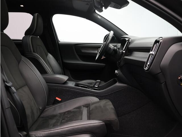 Volvo XC40 Recharge P8 AWD R-Design / Pan. dak / Stoel+stuurwielverwarming / Privacy glass / 20"