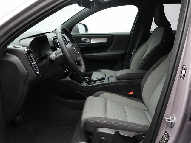 Volvo XC40 B3 163PK Core Business Edition / Adaptive Cruise / BLIS / Verwarmbaar Stuurwiel + Voorstoelen / Extra Getint Glas / 18" / Harman Kardon Audio /
