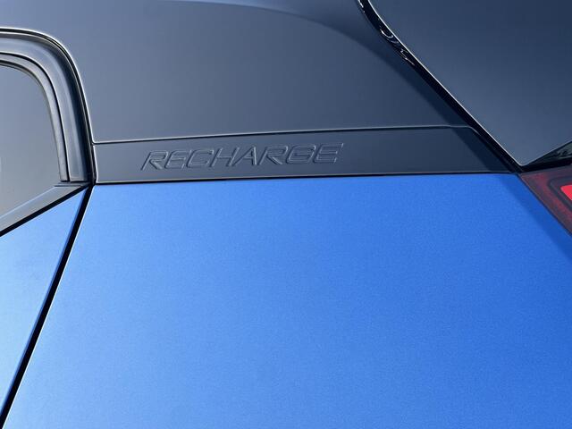 Volvo XC40 Recharge P8 AWD R-Design Automaat, Panoramadak, Trekhaak semi elektrisch inklapbaar, Stoel- en stuurverwarming, Zwart dak en zwarte grille, Leder, 360 graden parkeercamera, Harman Kardon audio