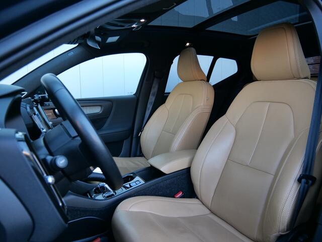 Volvo XC40 1.5 T5 Twin Engine Inscription 262 Pk Automaat Navigatie / Leer / Schuifdak / Camera / Apple Carplay