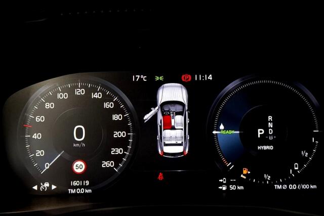 Volvo XC40 1.5 T4 155kW/211pk DCT7 Plug-in hybrid Ultimate Bright PANORAMADAK + HARMAN/KARDON + ADAPT.CRUISE + MATRIX LED + LANE ASSIST + NAPPALEDER + STOEL-&STUURVERWARMING + CAMERA + BLIS + EL.STOELEN + PARKSENSOREN V&A + 19" LM-VELGEN!!