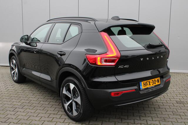 Volvo XC40 B4 Plus Dark | Trekhaak | Stoelverwarming | Premium Audio