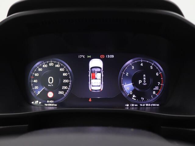 Volvo XC40 2.0 T4 AWD 190PK Aut. Pano-Schuifdak, Trekhaak, Side Assist, Adaptieve Cruise Controle, Harman Kardon Audio, 19" LM Velgen