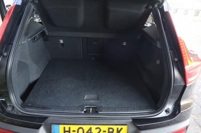 Volvo XC40 1.5 T3 | Geen import | Camera | Schuifdak | Carplay