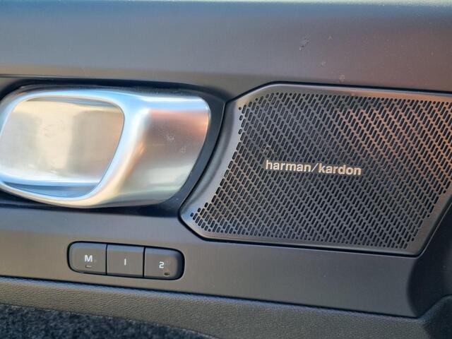 Volvo XC40 2.0 B3 Ult. Dark