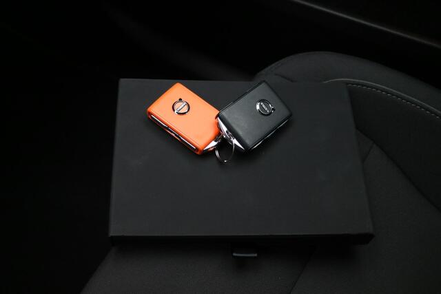 Volvo XC40 1.5 T4 Recharge Inscription | Camera | Adaptive Cruise | LED |