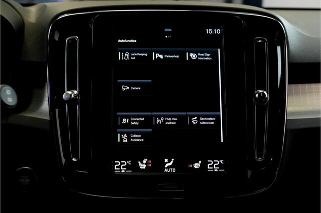 Volvo XC40 1.5 T4 155kW/211pk DCT7 Plug-in hybrid Bright SPORTSTOELEN + EL.TREKHAAK + STOELVERWARMING + CRUISE + LED-KOPLAMPEN + NAVI SENSUS + STUURVERWARMING + DRIVE MODES + CAMERA + LANE ASSIST + PARKSENSOREN + 19" LM-VELGEN!!