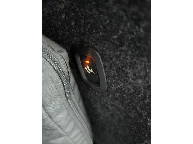 Volvo XC40 1.5 T4 Recharge Inscription 1800KG trekhaak, electr verst stoelen met verwarming en geheugen, camera, electr A klep, carplay