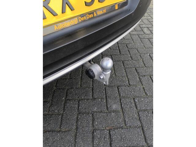 Volvo XC40 1.5 T4 Recharge Inscription 1800KG trekhaak, electr verst stoelen met verwarming en geheugen, camera, electr A klep, carplay