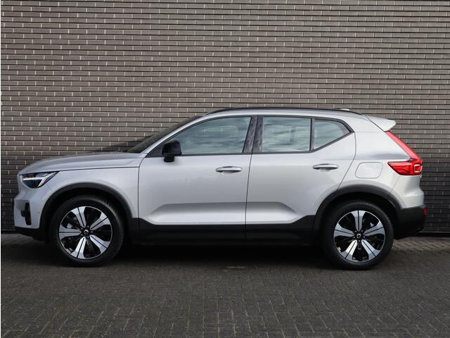 Volvo XC40 Recharge Twin Ultimate 78 kWh / Panoramadak / Stoelverwarming / Parkeersensoren voor+achter / Apple Carplay/Android Auto / 19 Inch / LED / Harman Kardon